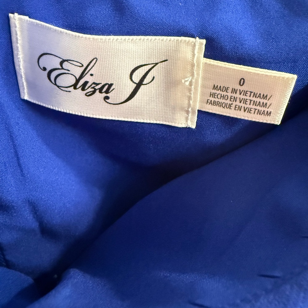 Eliza J NEW WITH TAGS Royal Blue Off-Shoulder Gown - Size 0 - Picture 2 of 8
